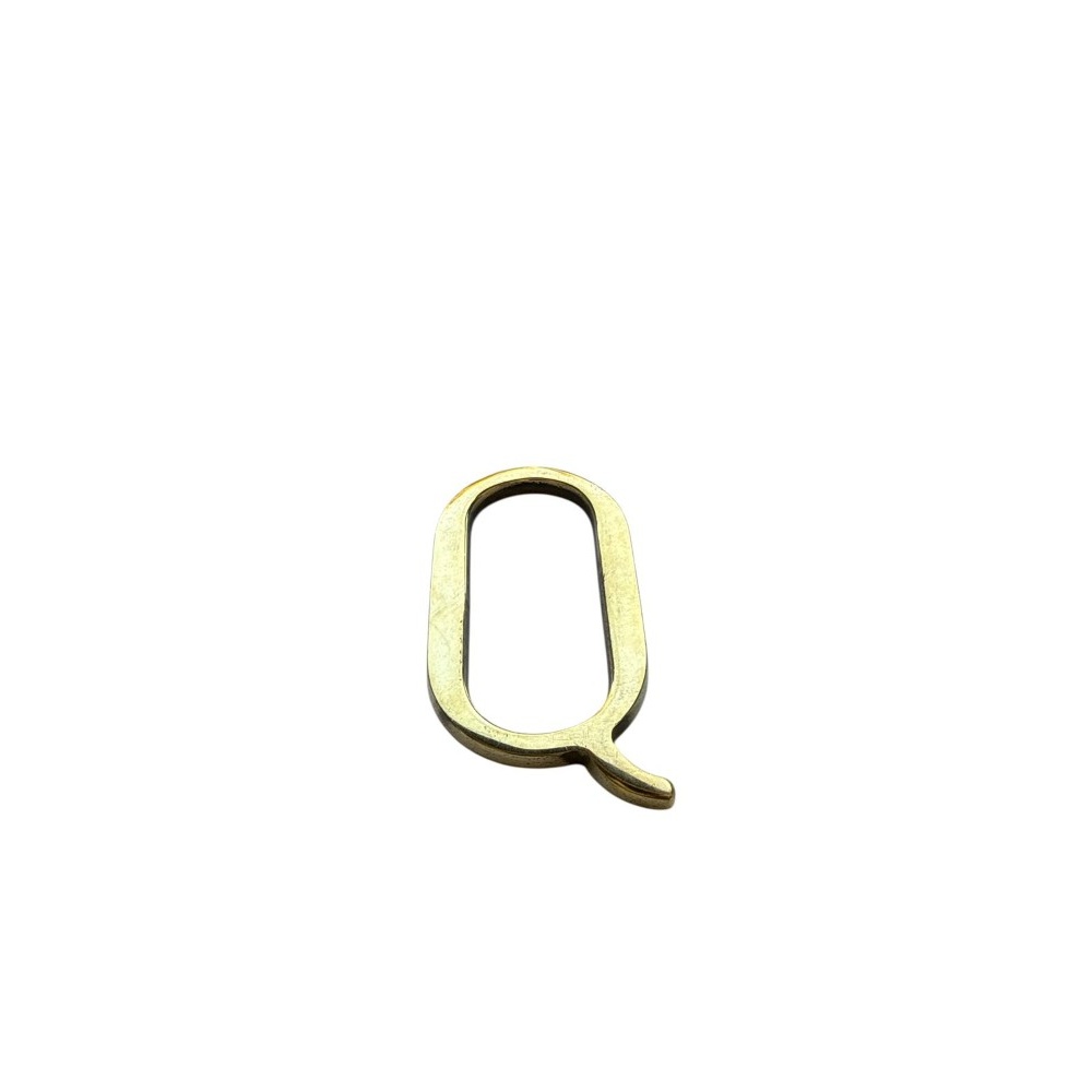 Letra Q 10 cms  Bronce  Pulido